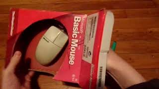 Celebrity Unboxing a BRAND NEW Microsoft Basic Mouse!! Wealth