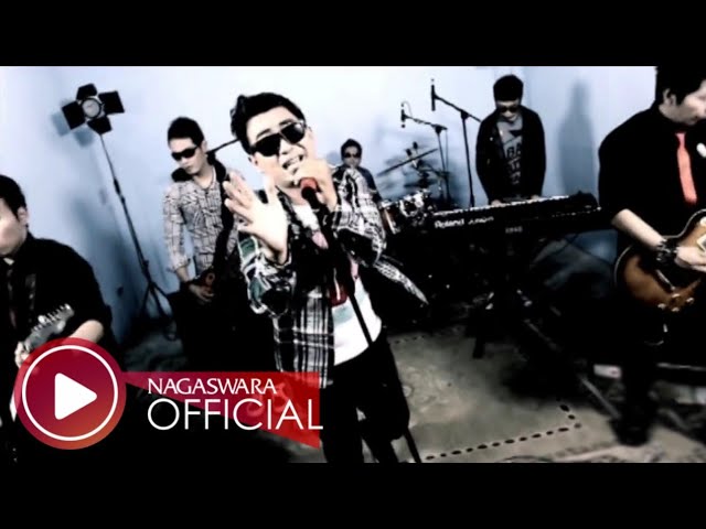 d'Asia - Ku Kan Menjagamu (Official Music Video NAGASWARA) #music class=