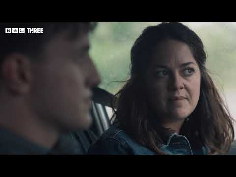 Connell S Mum Lorraine Discovers Who He Asked To The Debs Normal People Episode 3