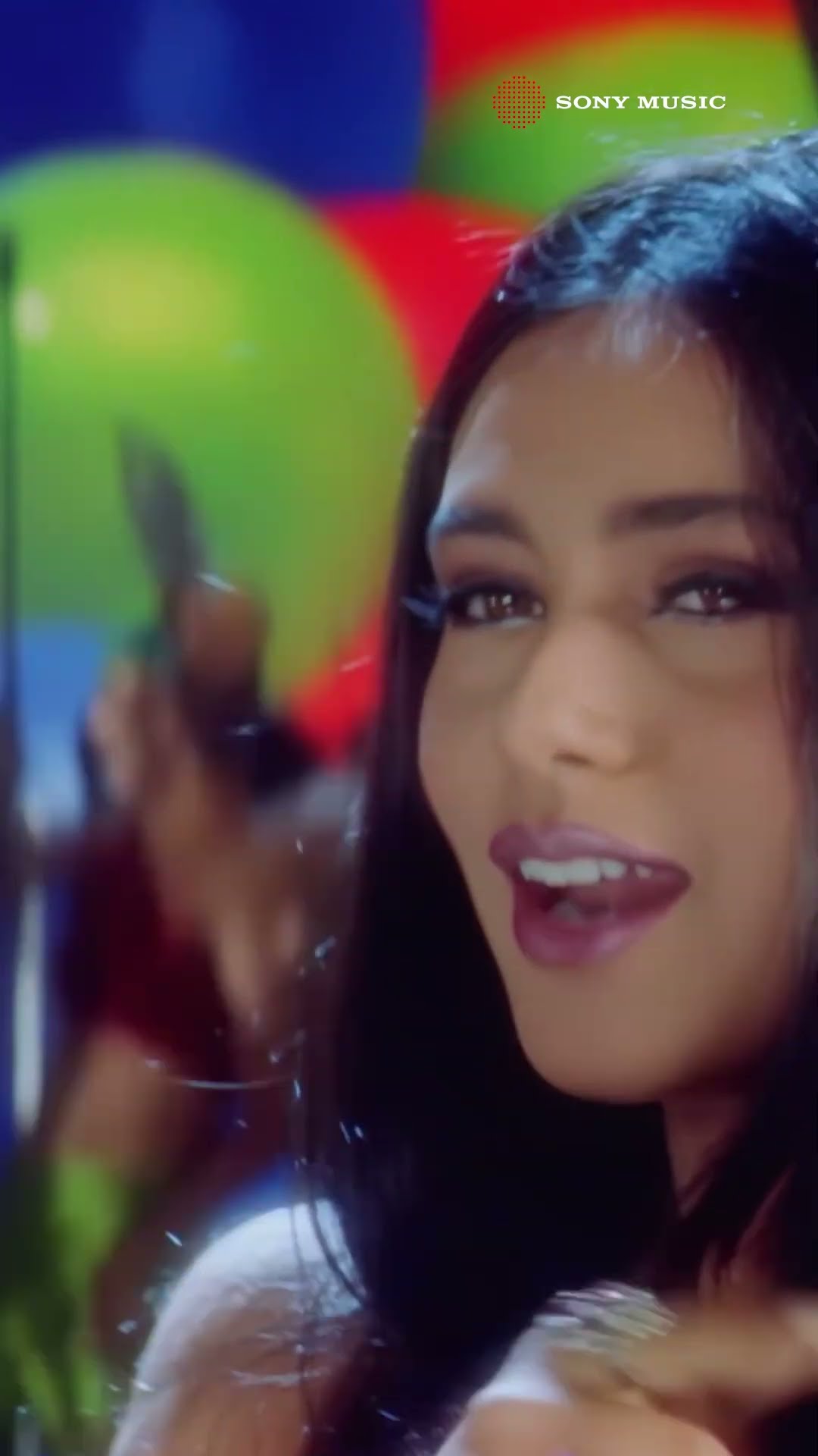 A Throwback to the unforgettable music of Koi Mil Gaya ?#srk #ranimukherjee #alkayagnik #uditnarayan