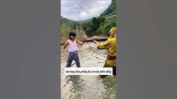 Em trai dũng cảm giải cứu chị gái - Một cảnh quay vô cùng xúc động.#shorts