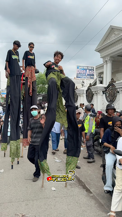Jangkungan depan Rumah Dian Anic