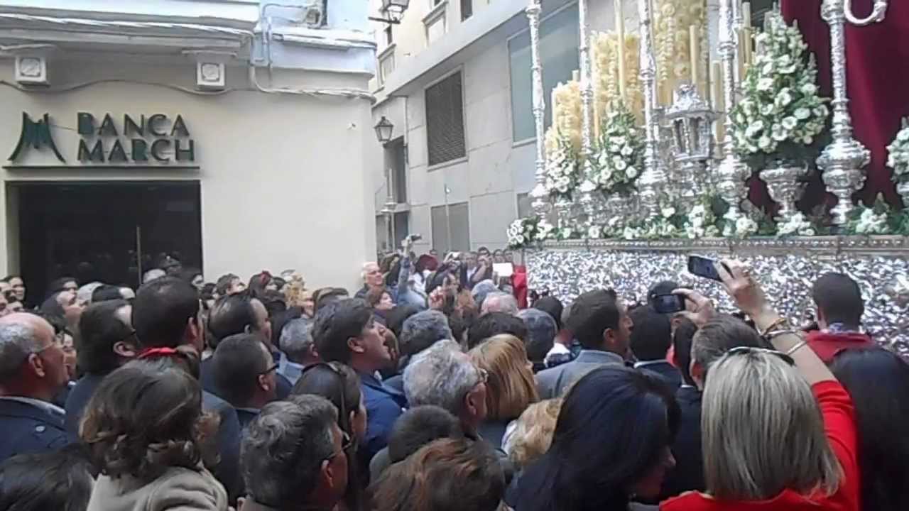 Julio Pardo y su coro, cantando el Dios te salve Maria a la virgen del amparo . Semana Santa 2013