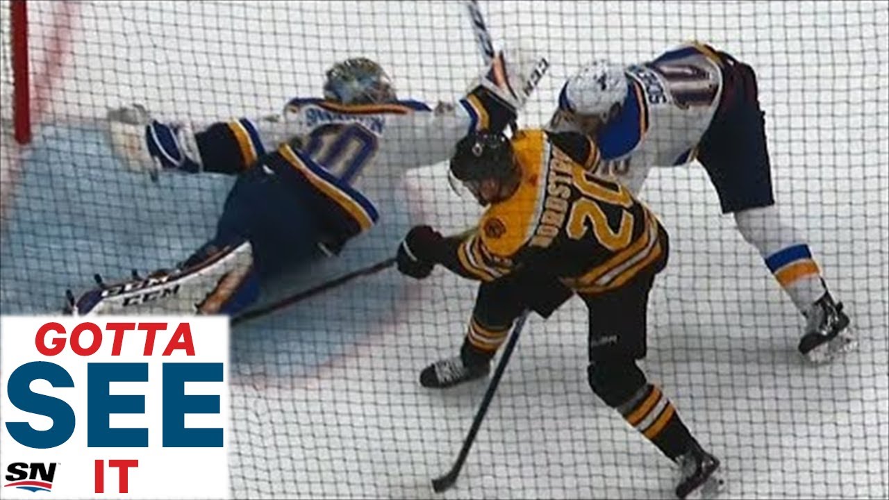 Jordan Binnington's 'armpit' save helps Blues hold off Flyers
