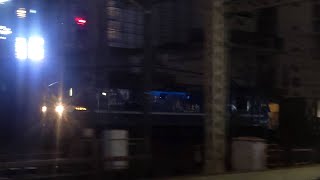 【真夜中の横浜駅を通過！豪快なジョイント音】JR貨物 EF210-140号機+コキ20B 吹A277仕業[う5085レ] 広島タ行 横浜駅通過！[2026.04.17(金)]