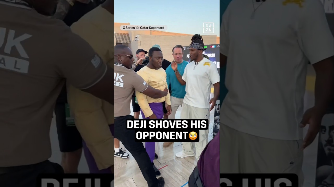 Deji Shoves His Opponent 😳