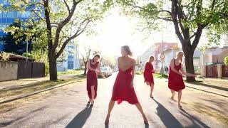Divé Ženy Tančí Pro Online Flashmob Na Mezinárodní Den Tance 2020