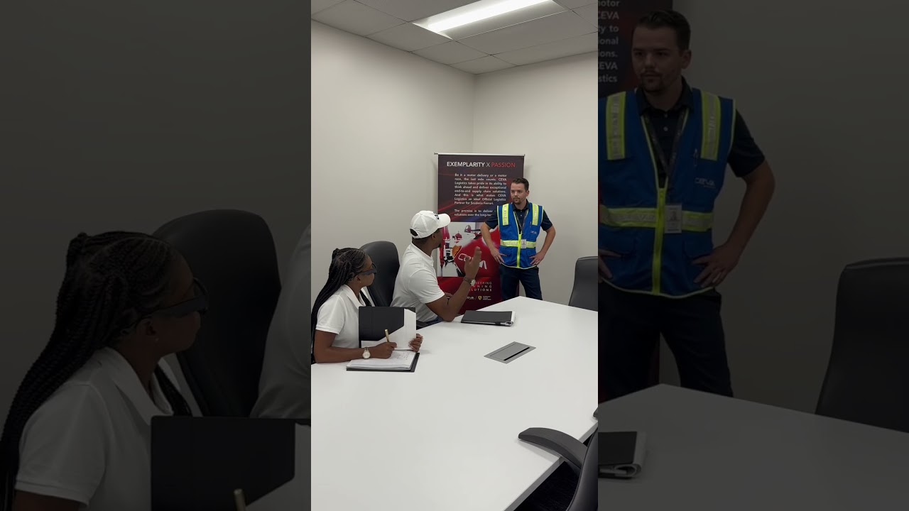 Он думал, что демонстрирует какую-то власть 🤦🏾‍♂️🤣 