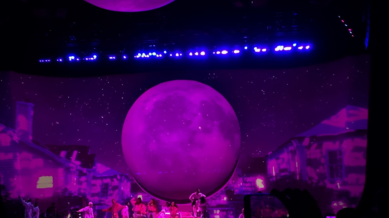 Ariana Grande - 7 rings [[Live at Ziggo Dome Amsterdam 23/08/2019 ...