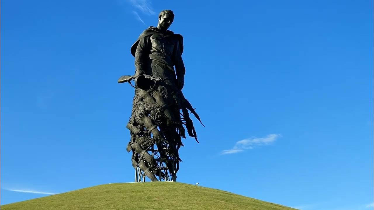 Ржевский мемориал сколько журавлей. Ржев мемориал советскому солдату. Мемориал Алеша Ржев. Ржев памятник советскому солдату. Мемориал подо Ржевом.