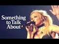 britney spears slams media and covers bonnie raitts “something to talk about” live