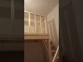Второй ярус в комнате с поворотной лестницей