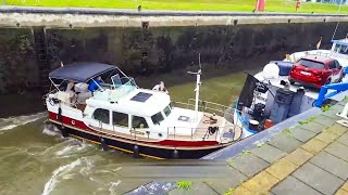 Idiots Driving Boats Caught on Camera #4