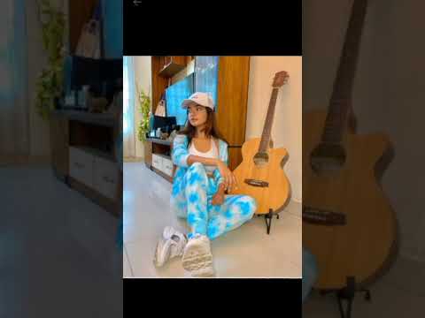 anushka sen cap 🧢 photos