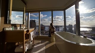 A quick tour of our corner room at the delta toronto. i love floor to
ceiling windows and having lake view suite on 26th was amazing. co...