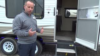 Wildwood Rep Touring The 2018 171Rbxl Ulta Lite Travel Trailer At Holmanrv