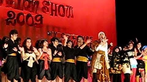 APU multicultural week singing Thats what friends are for