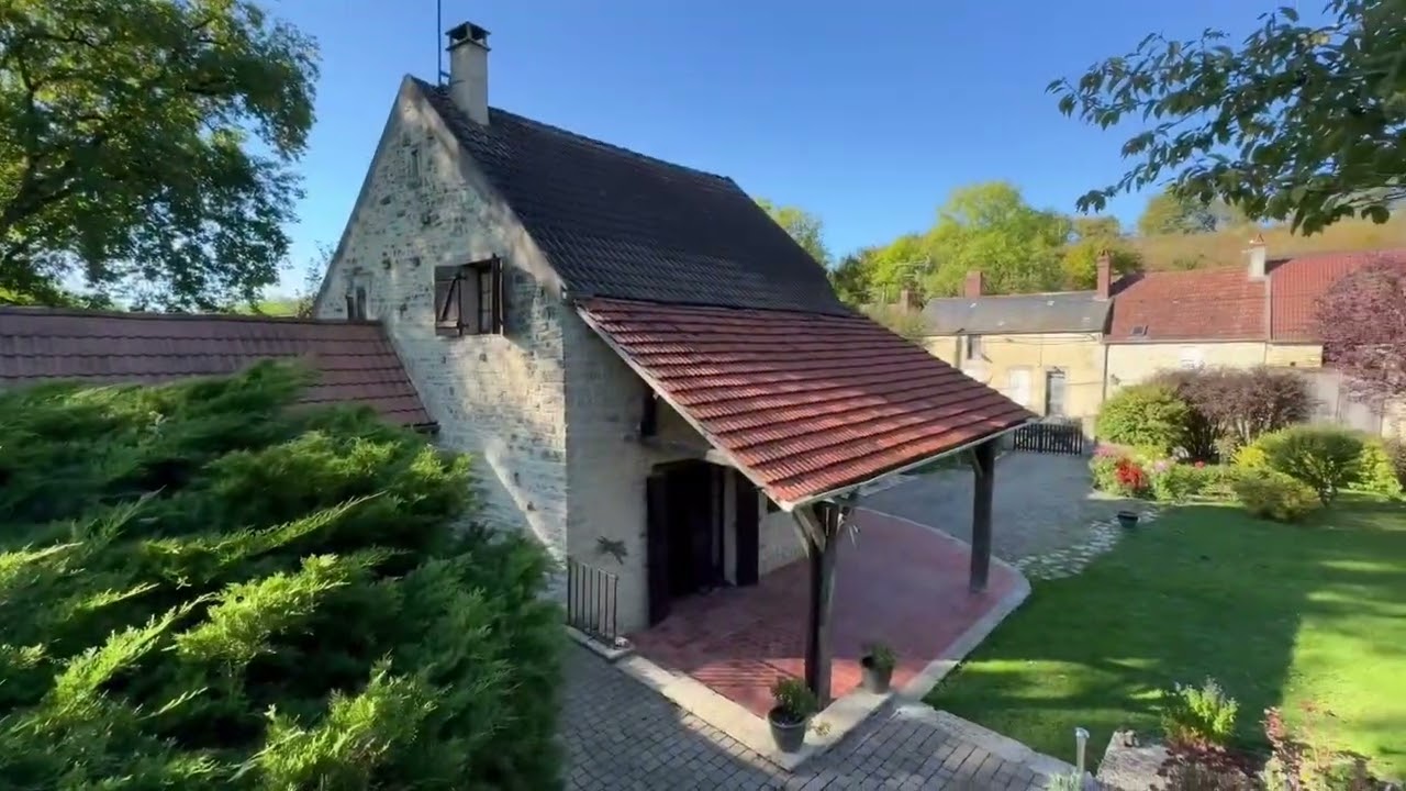 Propriété hameau de Val de  Mâlon en Bourgogne France