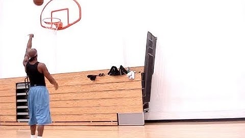 Dre Baldwin: In & Out-Cross Spin Move Floater Pt. 2 | Chris Paul One-on-One Moves