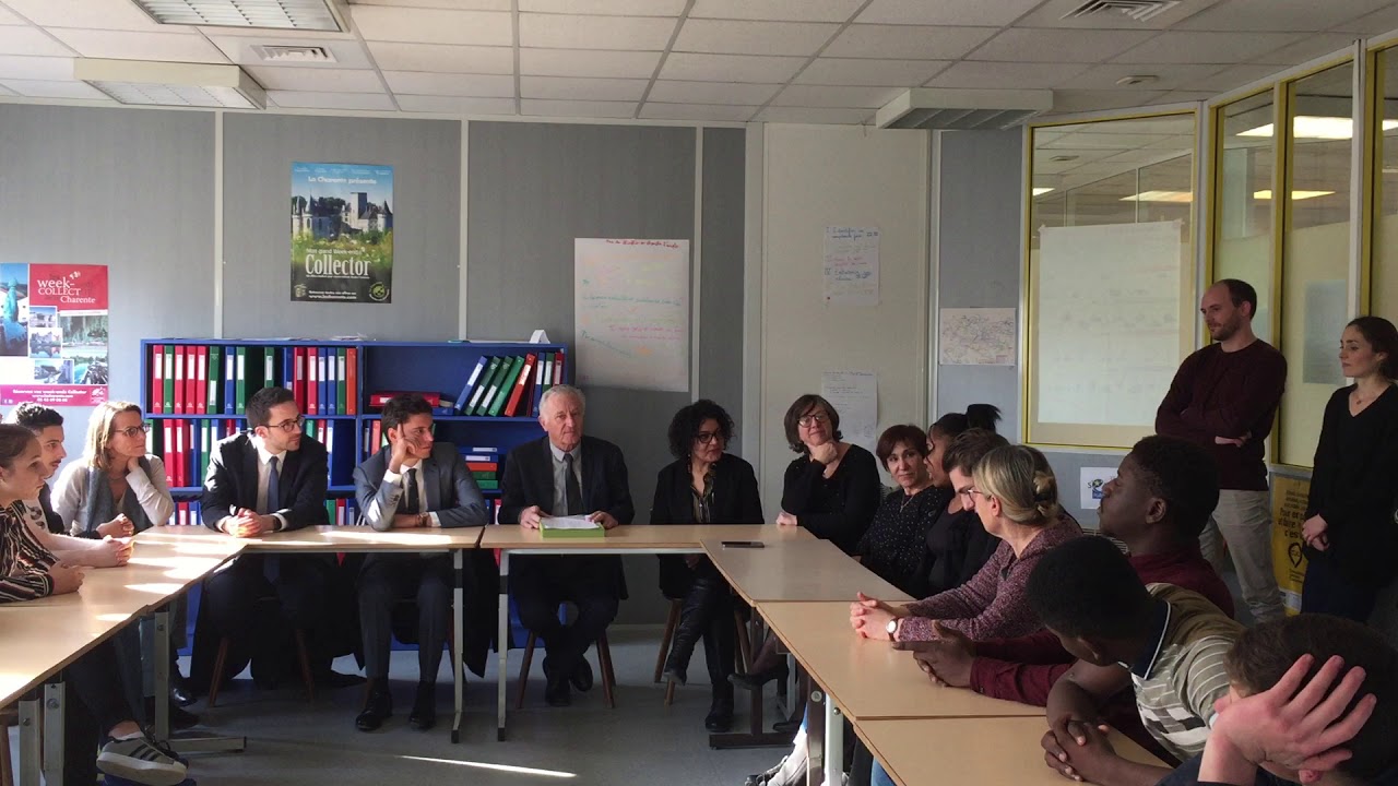 minstrel song rom jpn Gabriel Attal, secrétaire d'Etat à la jeunesse, face aux jeunes de la Mission locale d'Angoulême