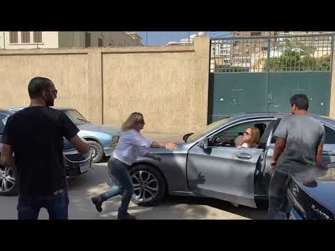خناقة فى الشارع ستات وقفت الشارع كله سواقه الستات شاهد قبل الحذف