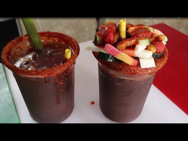 Cómo hacer una michelada y clamacheve (o vaso michelado y michelada con  clamato) - Pizca de Sabor