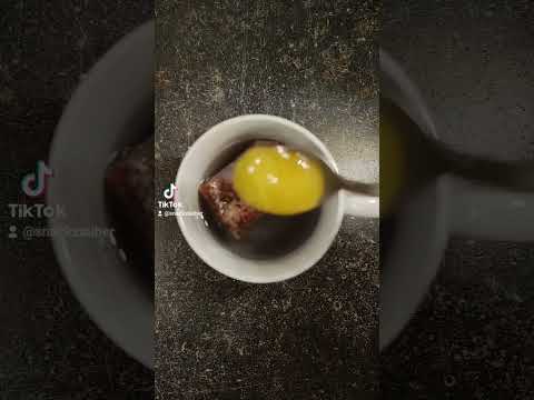 Eistee🍵🧊⬇️Rezept⬇️Tee nach Wahl🍵Eiswürfel🧊Honig🍯