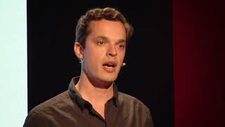Ouvir não chega (para melhorar o mundo)  | Martim Sousa Tavares | TEDxAveiro