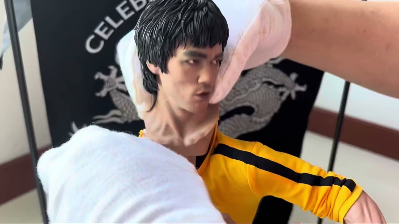 [HH01] Blitzway 1/4 Superb Scale Statue on Bruce Lee Tribute 50th Anniversary (Standard Version)