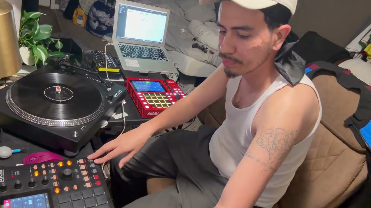 Added the MPC One+ to the setup… SUPER FUN HEAD BOPPIN' SESSION #beatmaking