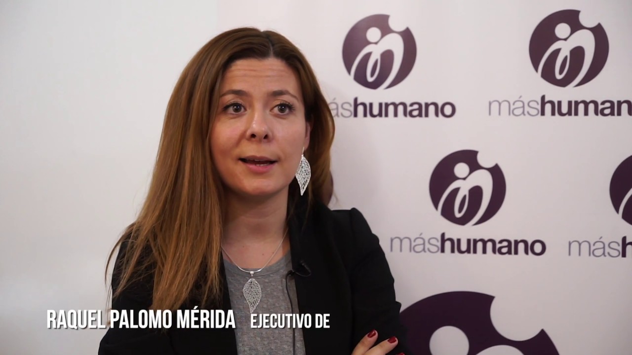 Raquel Palomo entrega el premio Bankinter en los Premios 