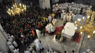 Chrismaviering in de Antwerpse OnzeLieveVrouwekathedraal