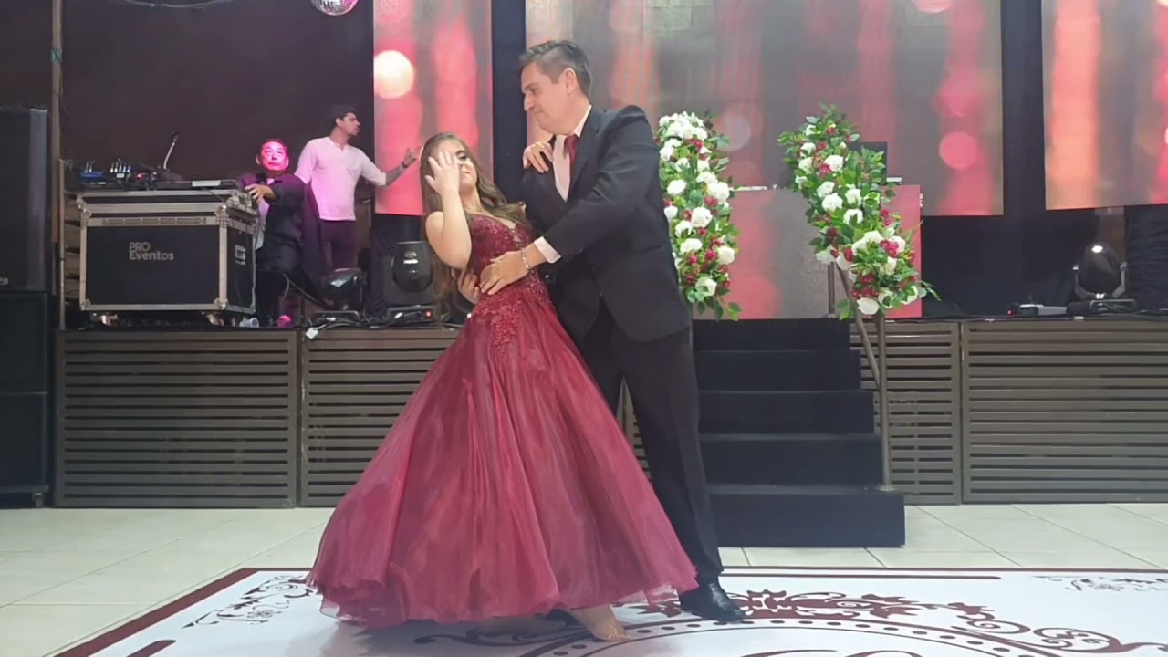 Laíssa 15 anos ( valsa Maluca )