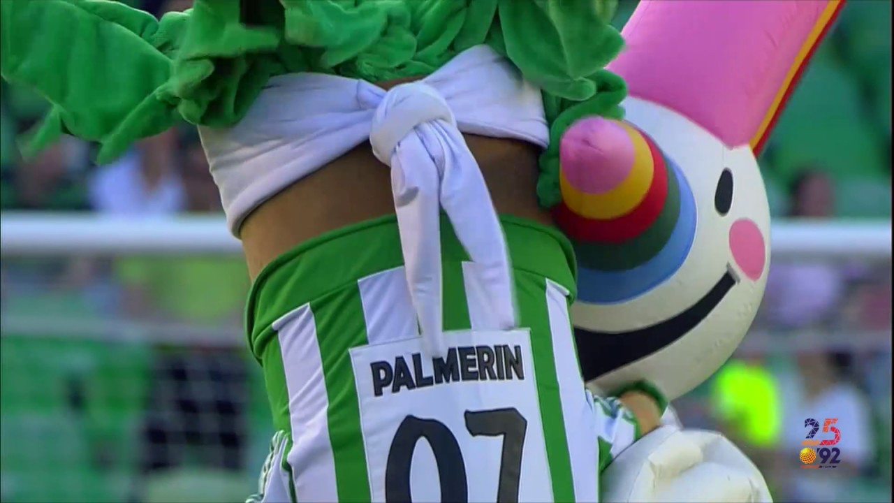 Palmerín y Curro presentan la camiseta homenaje a la Expo 92 con la que el  Betis