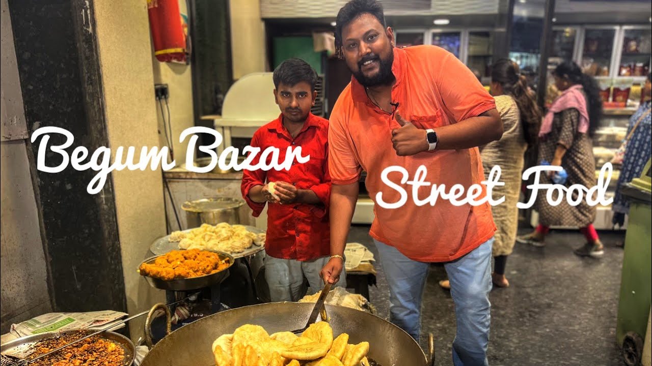 Begum Bazar Street Food  | Bajjis at its Best | Veg Street Food | Street Byte | Silly Monks