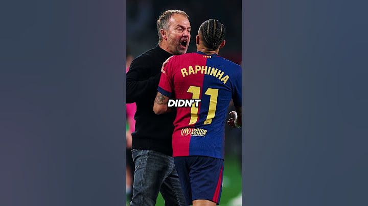 What's wrong with Raphinha madly pushing teammates 😳😰