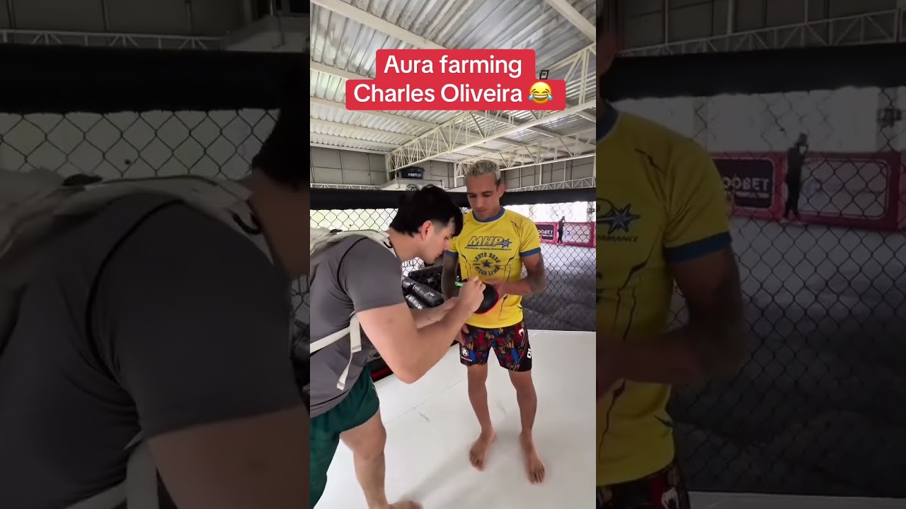 Charles Oliveira’s reaction 😭 (via flexcidine_/TT)
