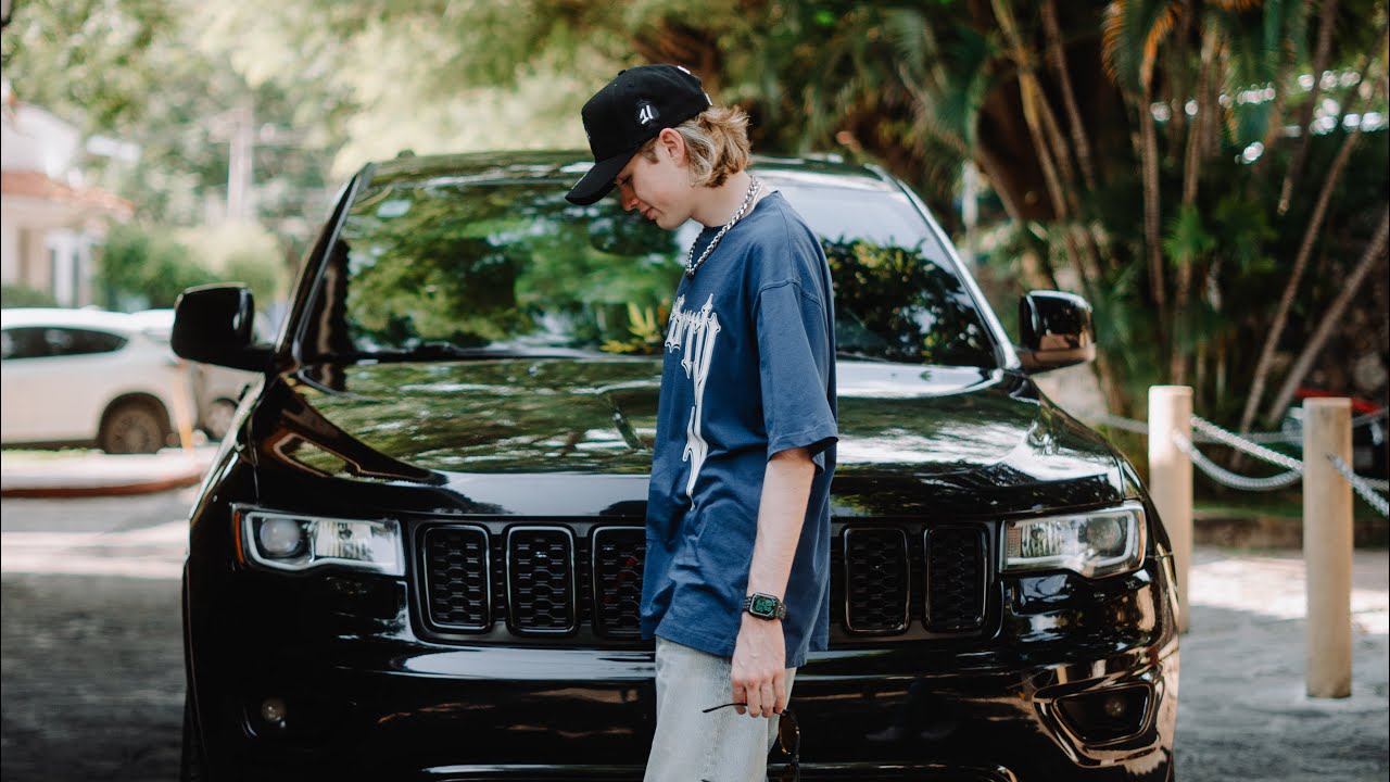 Assista a HOY ME CRITICAN ( Lyric Video )- Luis Arturo no YouTube Assista a HOY ME CRITICAN ( Lyric Video )- Luis Arturo no YouTube