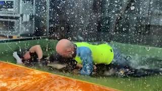 Crocodilo Atacando Sua Cuidadora, Cenas Fortes