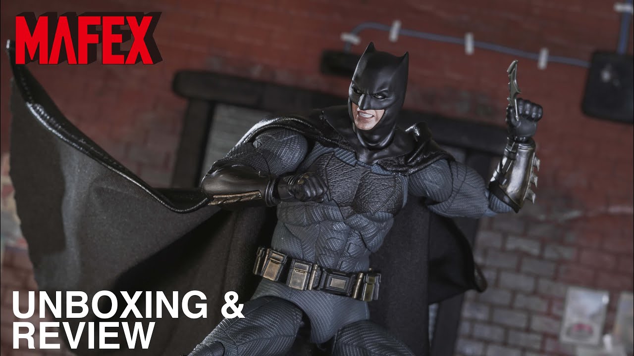 Medicom MAFEX Batman (Zack Snyder's Justice League) – Action Figure 100% Originale Con Mantello In Tessuto E Teste Alternate