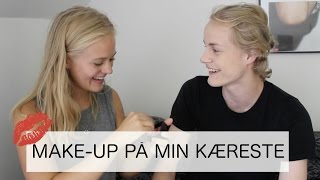 Jeg Lægger Make-Up På Min Kæreste