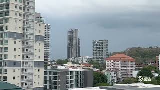 @pattaya:: Waiting for rain when the weather forecaster announced heavy rain