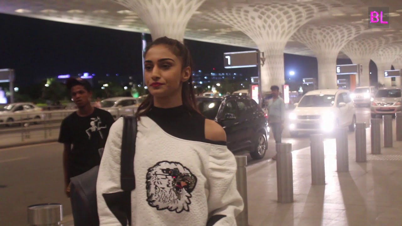 Spotted  at the airport | Shahrukh Khan, Parth Samthaan, Erica Fernandes, Malvika Mohanan