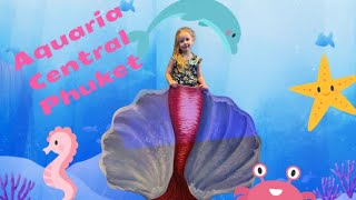 Aquaria Central Phuket Ксения изучает рыбок,настоящая русалка