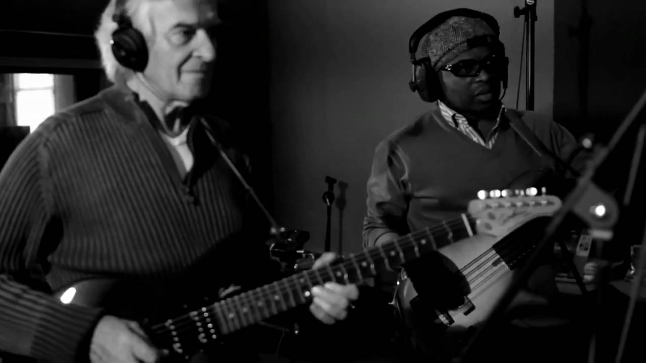 Tonton John McLaughlin & the 4th Dimension - The Fine Line di YouTube Tonton John McLaughlin & the 4th Dimension - The Fine Line di YouTube