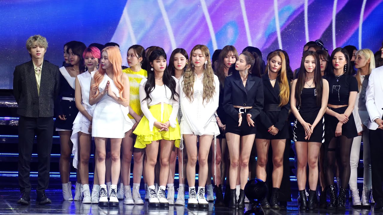 Opening 입장 TWICE, WJSN, ITZY, Momoland, Oh My Girl, MAMAMOO, CLC, LOONA 4K fancam