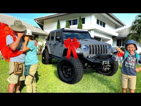 Родители плачут! ТАКОЙ подарок от Сени они не ожидали! Подарок Jeep