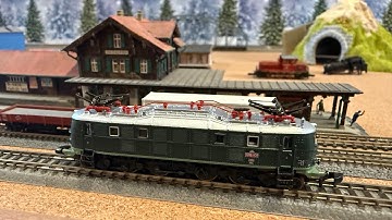 Marklin 88089 ÖBB Austrian Cl 1018 Electric Locomotive Test Run at z.scale.hobo 11.29.2025