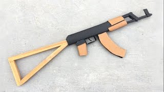 Cómo Hacer un AK-47 que Dispara de Cartón