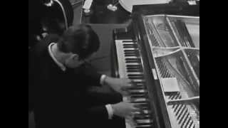 Bill Evans Trio - How Deep Is The Ocean chords